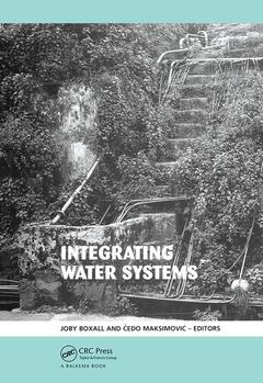 Couverture de l’ouvrage Integrating Water Systems
