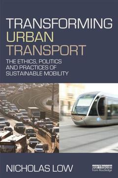 Couverture de l’ouvrage Transforming Urban Transport