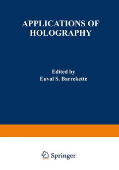 Couverture de l’ouvrage Applications of Holography