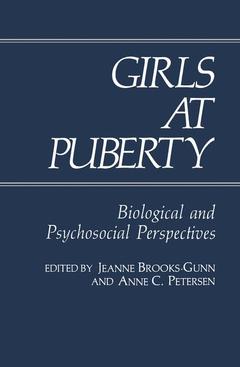 Couverture de l’ouvrage Girls at Puberty