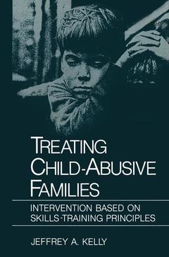 Couverture de l’ouvrage Treating Child-Abusive Families