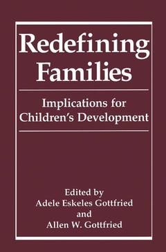 Couverture de l’ouvrage Redefining Families