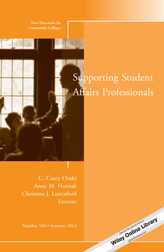 Couverture de l’ouvrage Developing and Supporting Student Affairs and Services Professionals