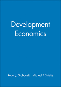 Couverture de l’ouvrage Development Economics