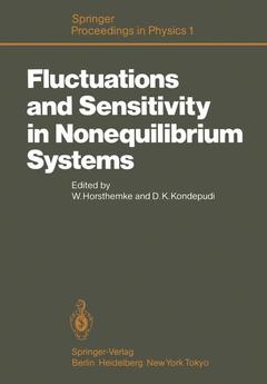 Couverture de l’ouvrage Fluctuations and Sensitivity in Nonequilibrium Systems