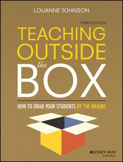 Couverture de l’ouvrage Teaching Outside the Box