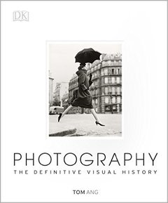 Cover of the book Photography : The Definitive Visual History