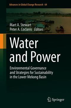 Couverture de l’ouvrage Water and Power
