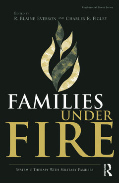 Couverture de l’ouvrage Families Under Fire