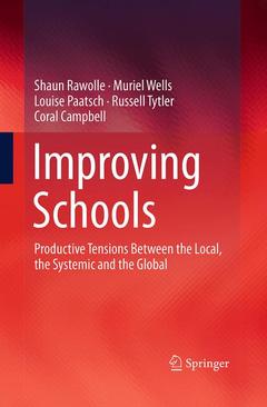 Couverture de l’ouvrage Improving Schools