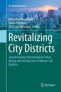 Couverture de l’ouvrage Revitalizing City Districts