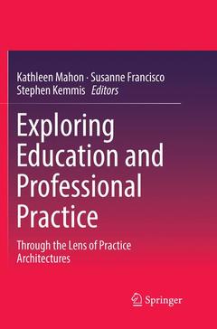 Couverture de l’ouvrage Exploring Education and Professional Practice