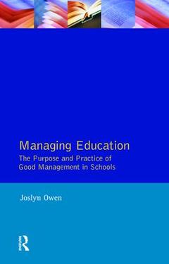 Couverture de l’ouvrage Managing Education