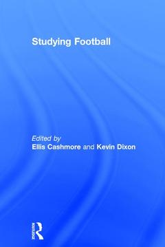 Couverture de l’ouvrage Studying Football