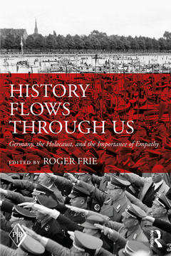 Couverture de l’ouvrage History Flows through Us