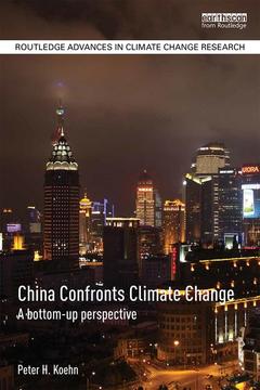 Couverture de l’ouvrage China Confronts Climate Change