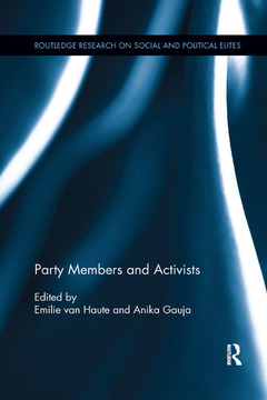 Couverture de l’ouvrage Party Members and Activists