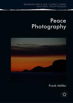 Couverture de l’ouvrage Peace Photography