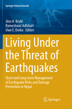 Couverture de l’ouvrage Living Under the Threat of Earthquakes