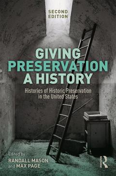 Couverture de l’ouvrage Giving Preservation a History