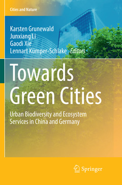 Couverture de l’ouvrage Towards Green Cities