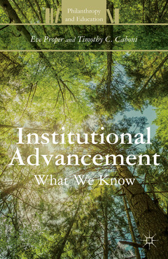 Couverture de l’ouvrage Institutional Advancement