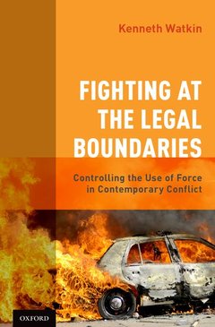 Couverture de l’ouvrage Fighting at the Legal Boundaries