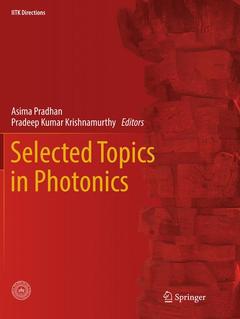 Couverture de l’ouvrage Selected Topics in Photonics