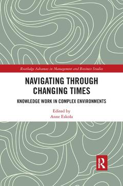 Couverture de l’ouvrage Navigating Through Changing Times