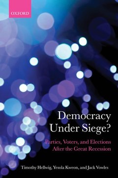 Couverture de l’ouvrage Democracy Under Siege?