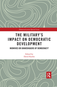 Couverture de l’ouvrage The Military’s Impact on Democratic Development