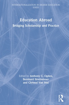 Couverture de l’ouvrage Education Abroad