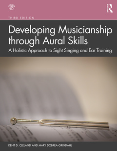Couverture de l’ouvrage Developing Musicianship through Aural Skills