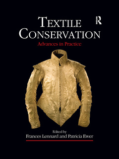 Couverture de l’ouvrage Textile Conservation