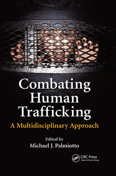 Couverture de l’ouvrage Combating Human Trafficking