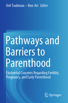 Couverture de l’ouvrage Pathways and Barriers to Parenthood