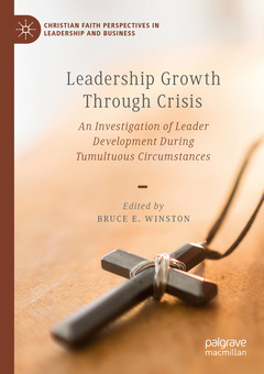 Couverture de l’ouvrage Leadership Growth Through Crisis