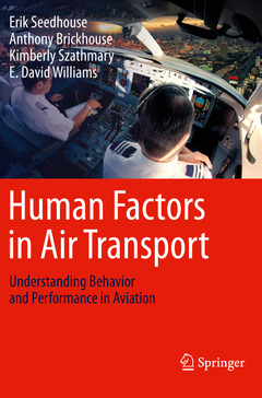 Couverture de l’ouvrage Human Factors in Air Transport