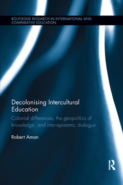 Couverture de l’ouvrage Decolonising Intercultural Education