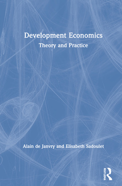 Couverture de l’ouvrage Development Economics