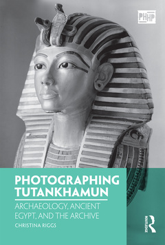 Couverture de l’ouvrage Photographing Tutankhamun