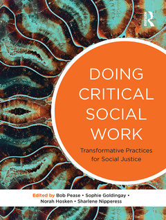 Couverture de l’ouvrage Doing Critical Social Work