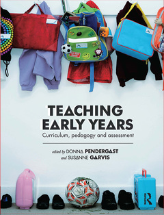 Couverture de l’ouvrage Teaching Early Years