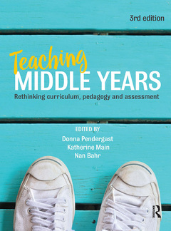 Couverture de l’ouvrage Teaching Middle Years