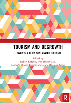 Couverture de l’ouvrage Tourism and Degrowth