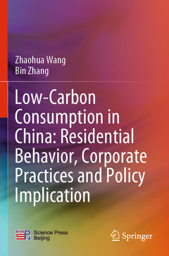 Couverture de l’ouvrage Low-Carbon Consumption in China: Residential Behavior, Corporate Practices and Policy Implication