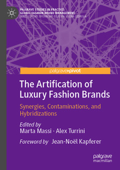 Couverture de l’ouvrage The Artification of Luxury Fashion Brands