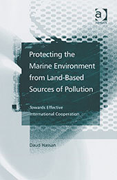 Couverture de l’ouvrage Protecting the Marine Environment From Land-Based Sources of Pollution