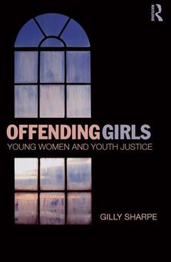 Couverture de l’ouvrage Offending Girls