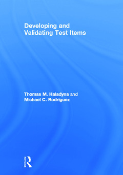 Couverture de l’ouvrage Developing and Validating Test Items